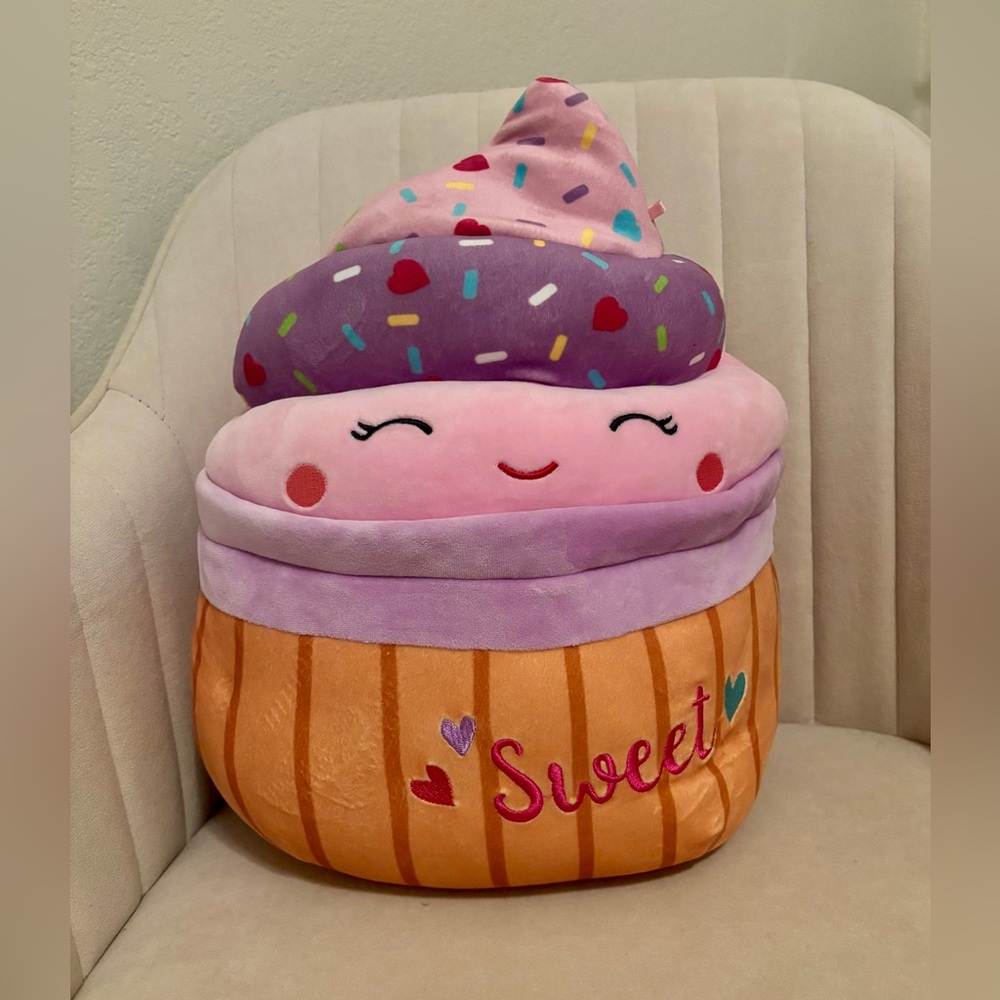 SQUISHMALLOWS KIMMIE THE CUPCAKE
